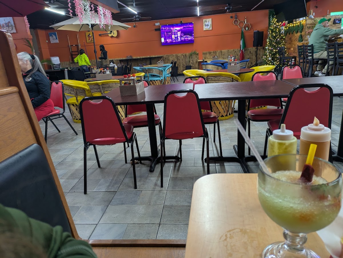 Jalisco El Toque Chingon Mexican Seafood & Grill Photos 2